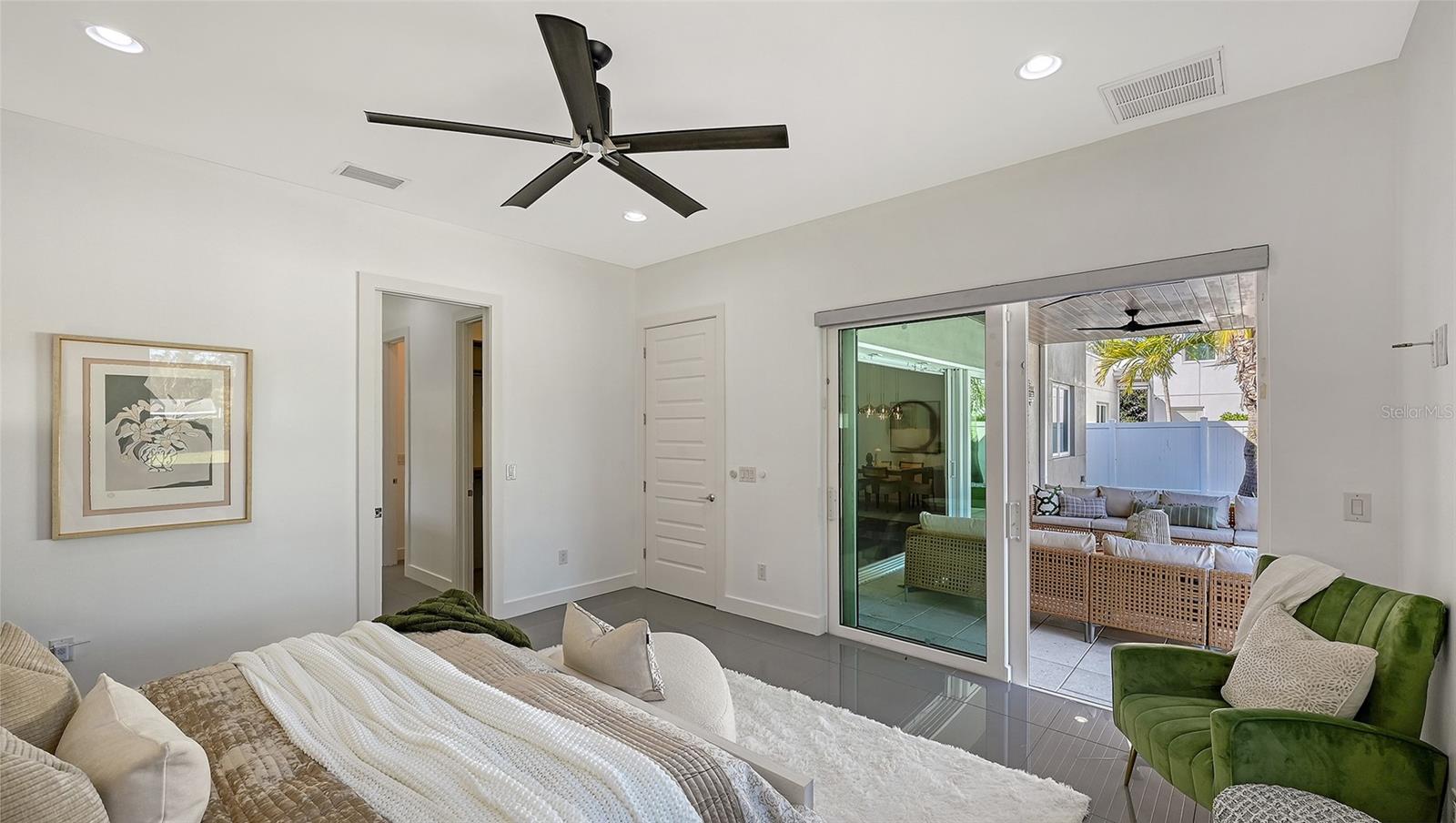 GREENWICH - Residential