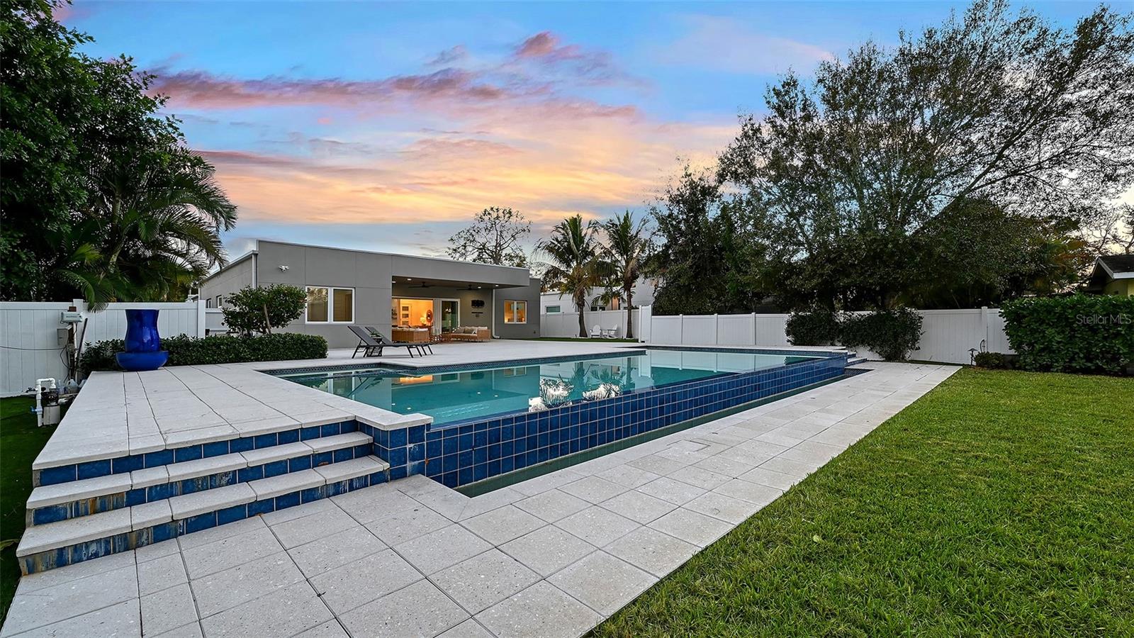 GREENWICH - Residential