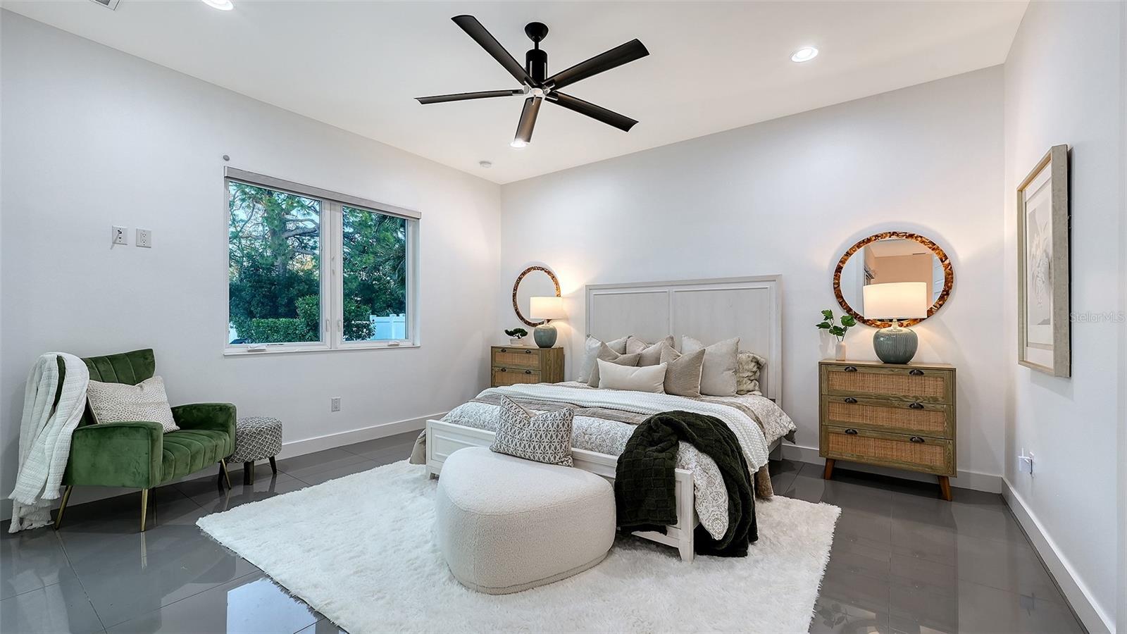 GREENWICH - Residential