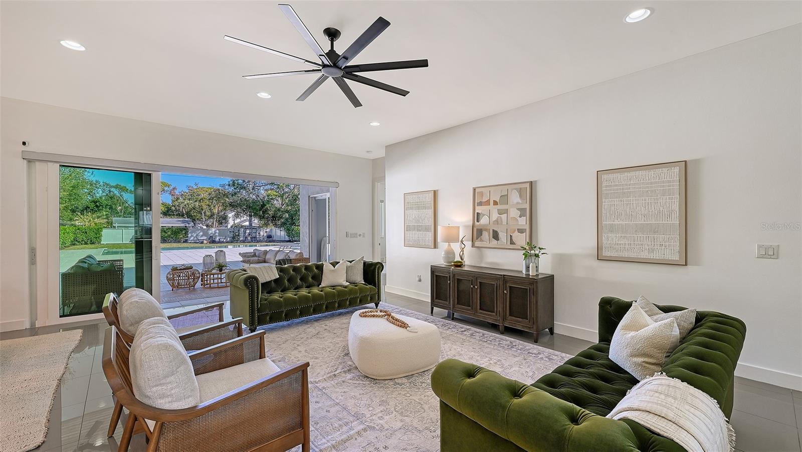 GREENWICH - Residential