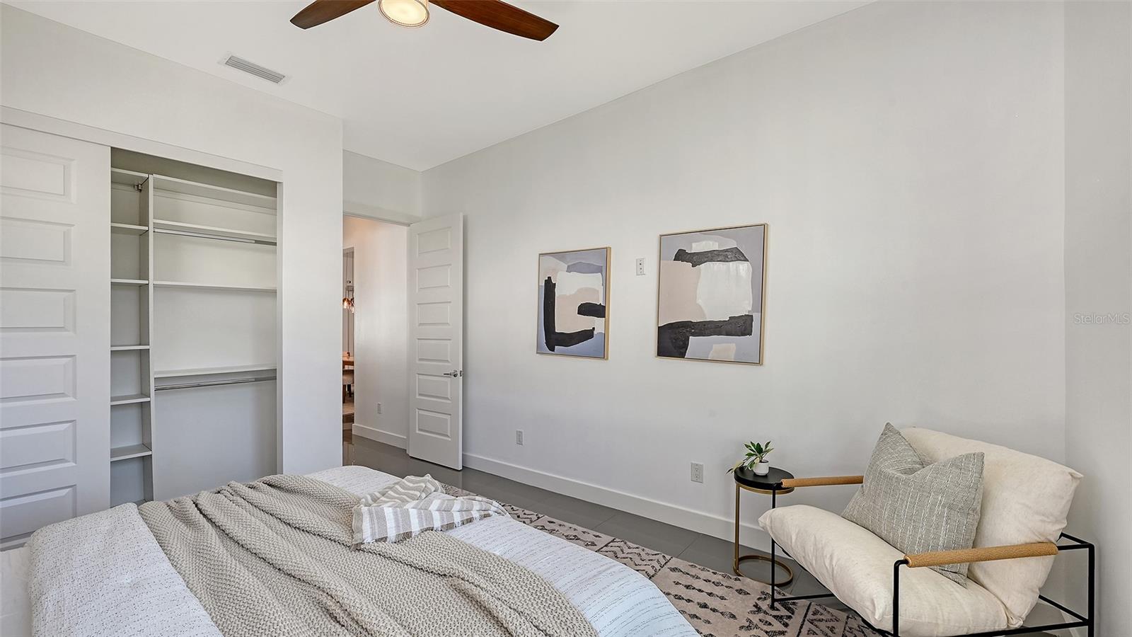 GREENWICH - Residential