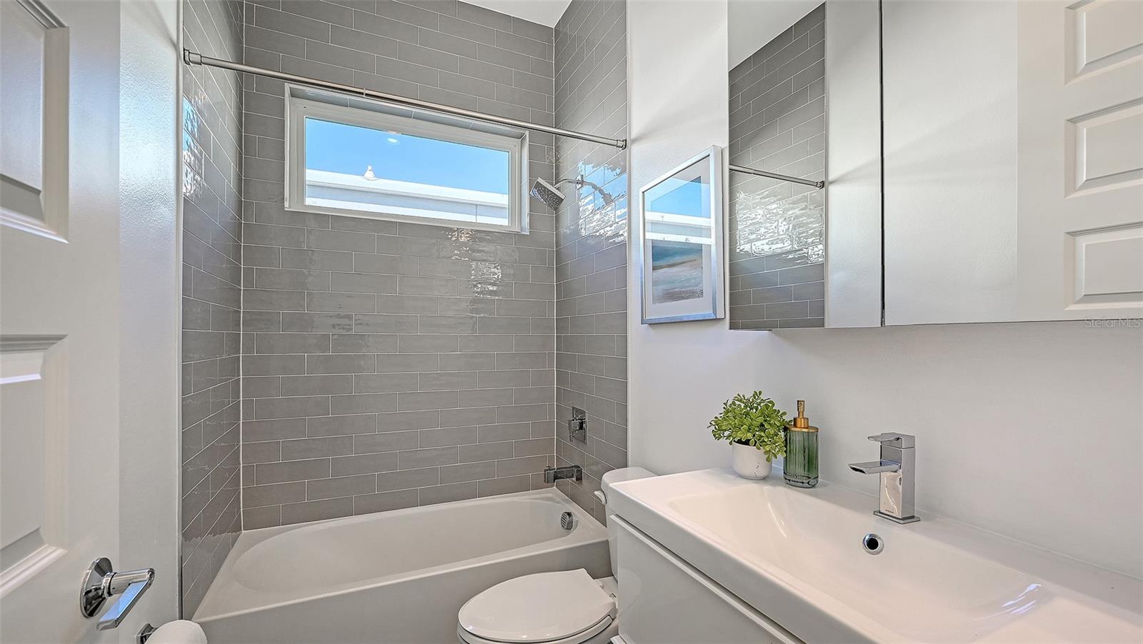 GREENWICH - Residential