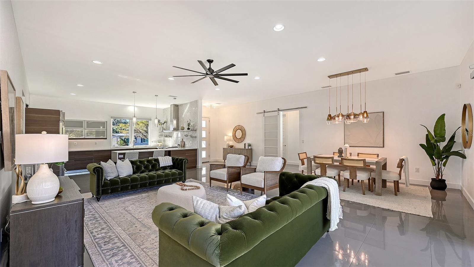 GREENWICH - Residential