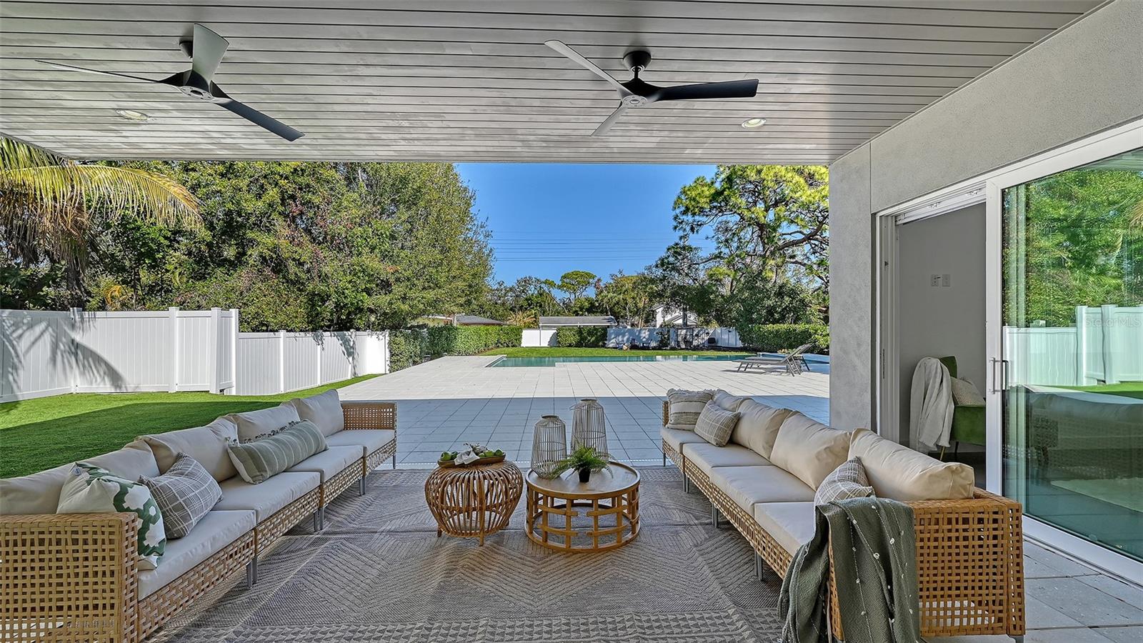 GREENWICH - Residential