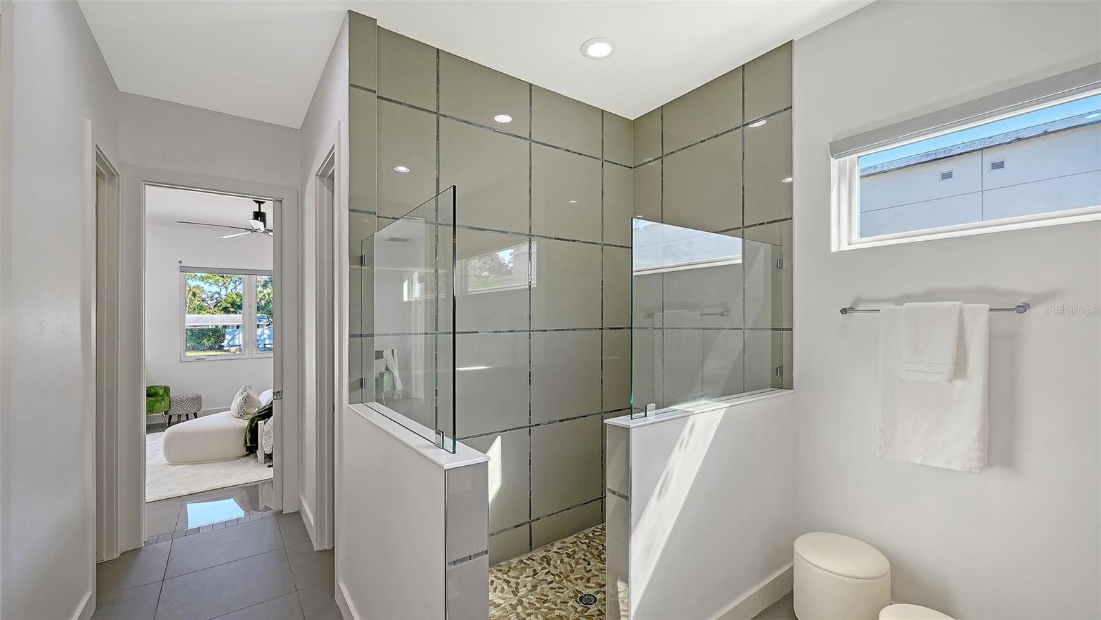 GREENWICH - Residential