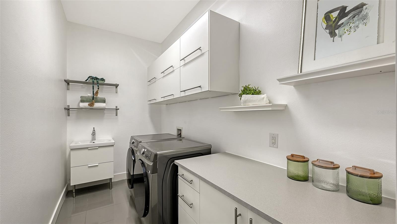 GREENWICH - Residential