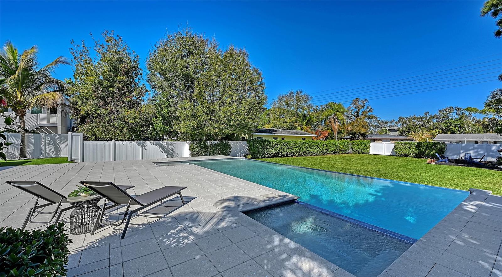 GREENWICH - Residential