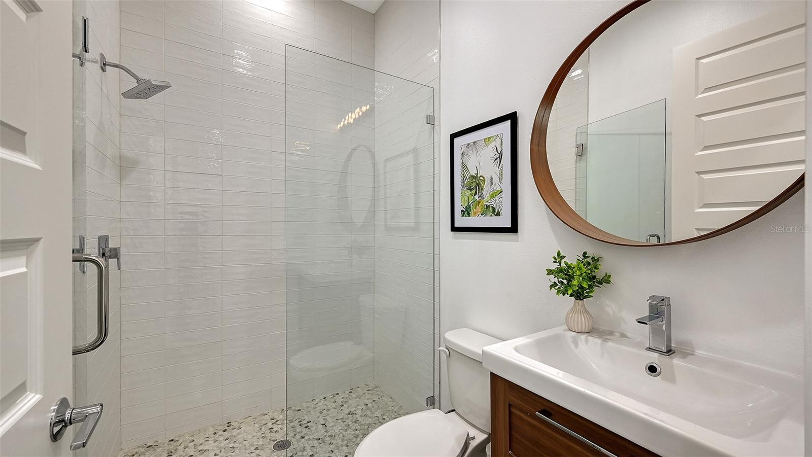 GREENWICH - Residential