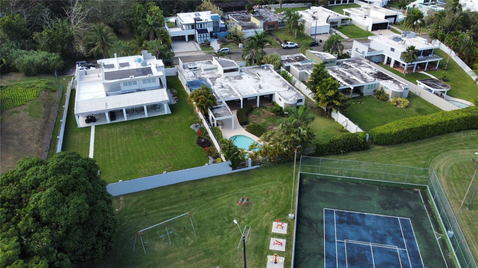 SAN. PEDRO ESTATETS - Residential