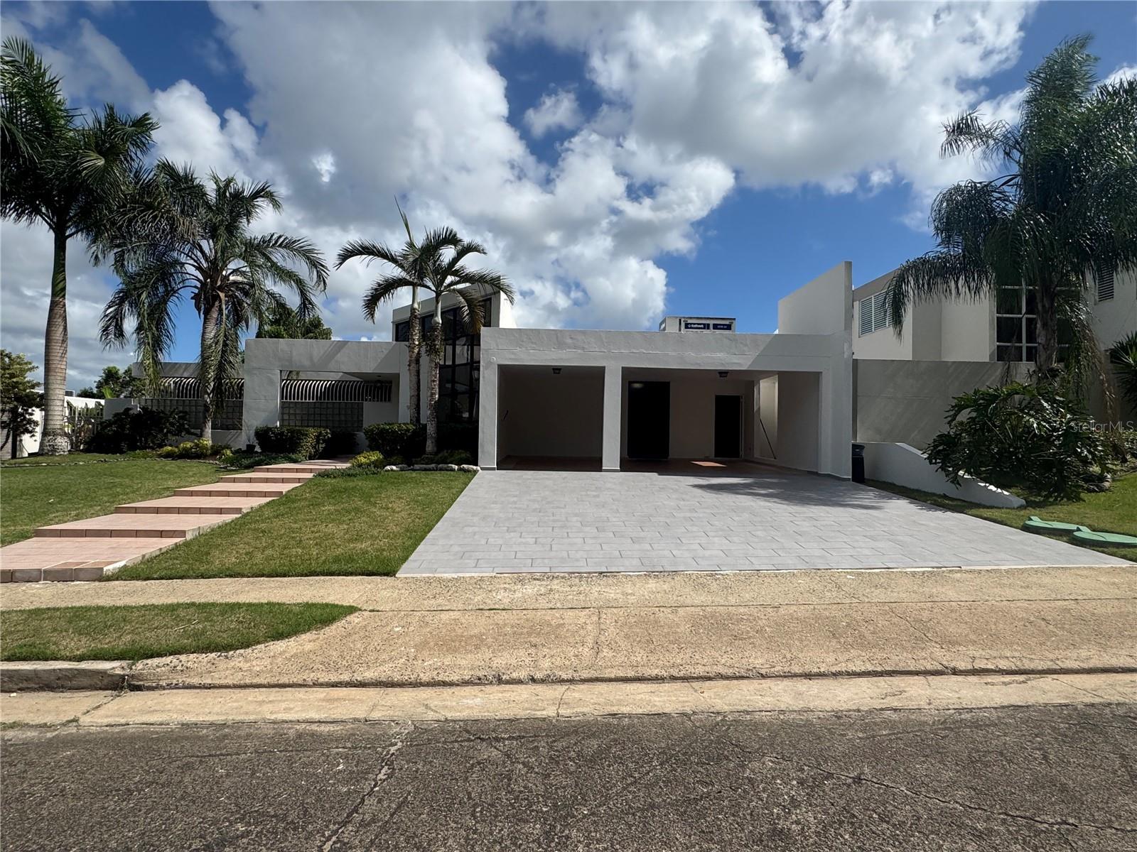 SAN. PEDRO ESTATETS - Residential