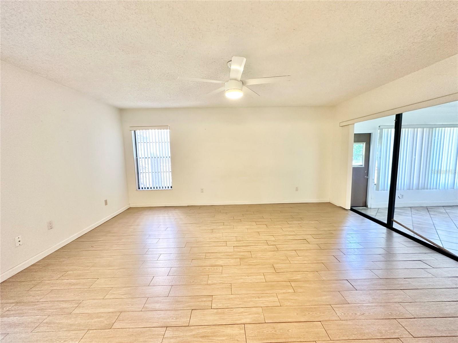 LAKE OF THE WOODS SEC 03 TWNHS - Residential