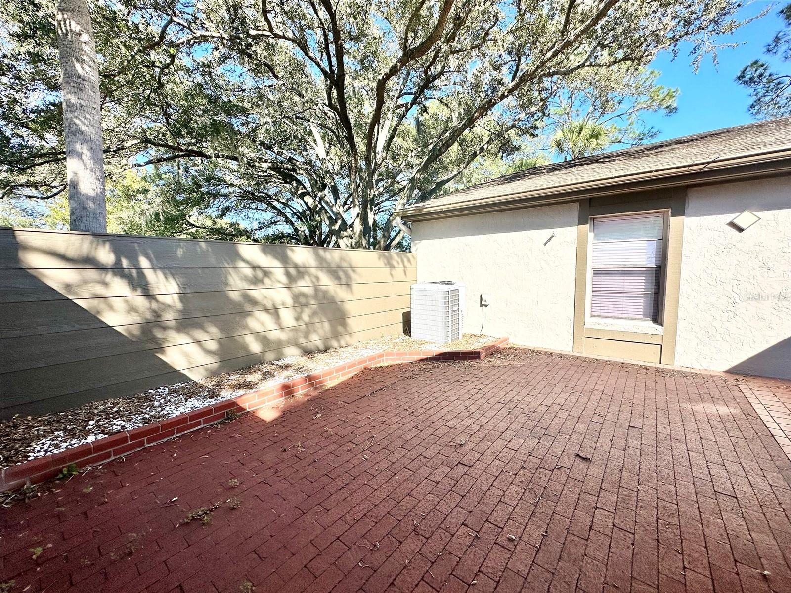 LAKE OF THE WOODS SEC 03 TWNHS - Residential