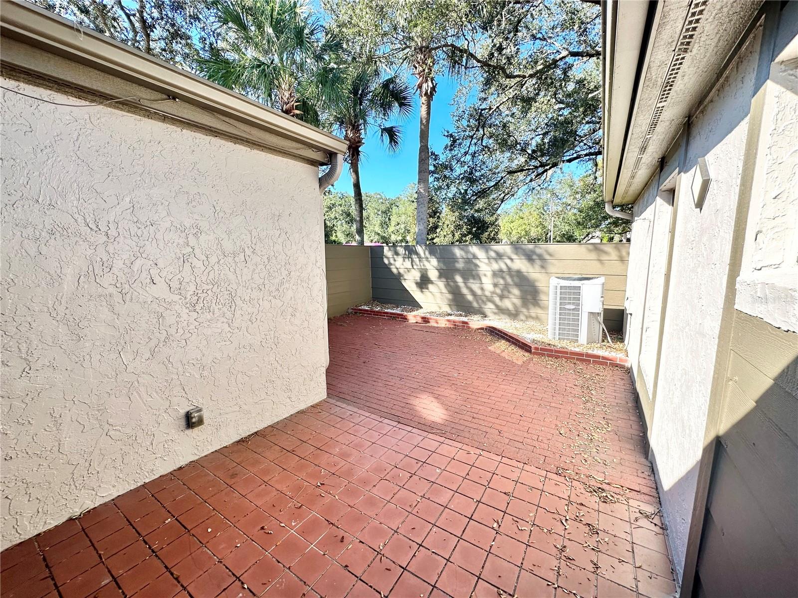 LAKE OF THE WOODS SEC 03 TWNHS - Residential