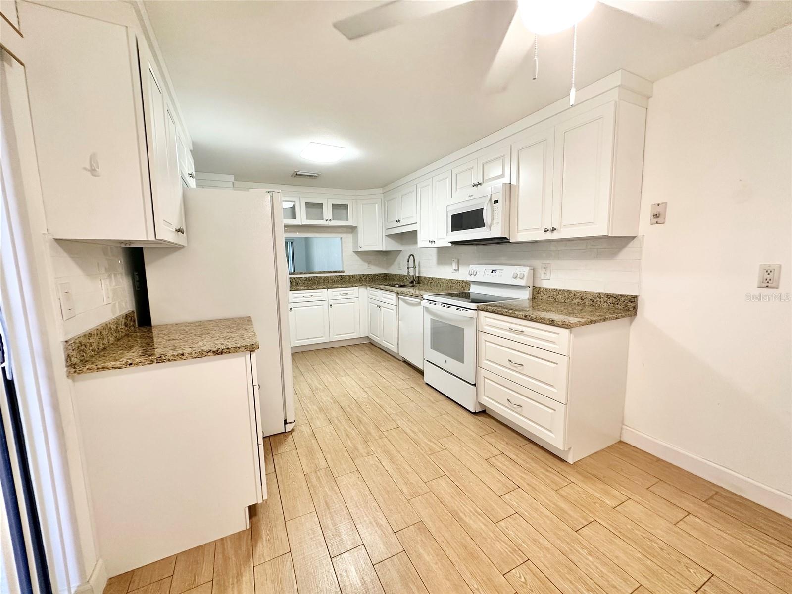 LAKE OF THE WOODS SEC 03 TWNHS - Residential