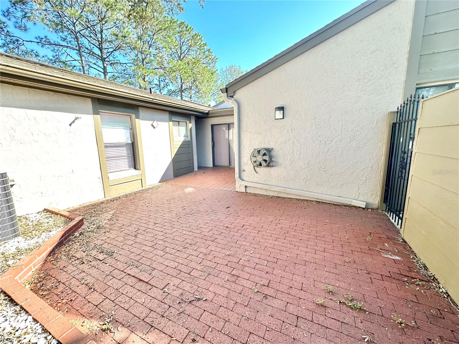 LAKE OF THE WOODS SEC 03 TWNHS - Residential