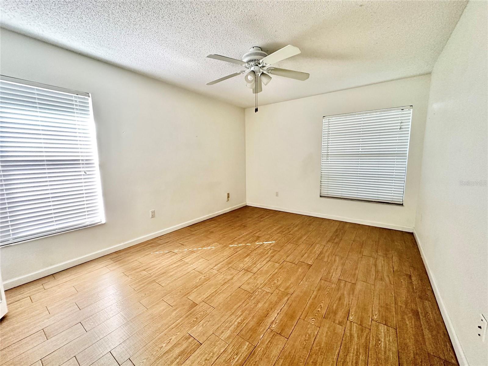 LAKE OF THE WOODS SEC 03 TWNHS - Residential