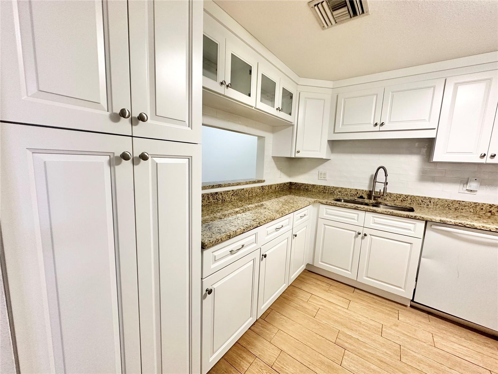 LAKE OF THE WOODS SEC 03 TWNHS - Residential