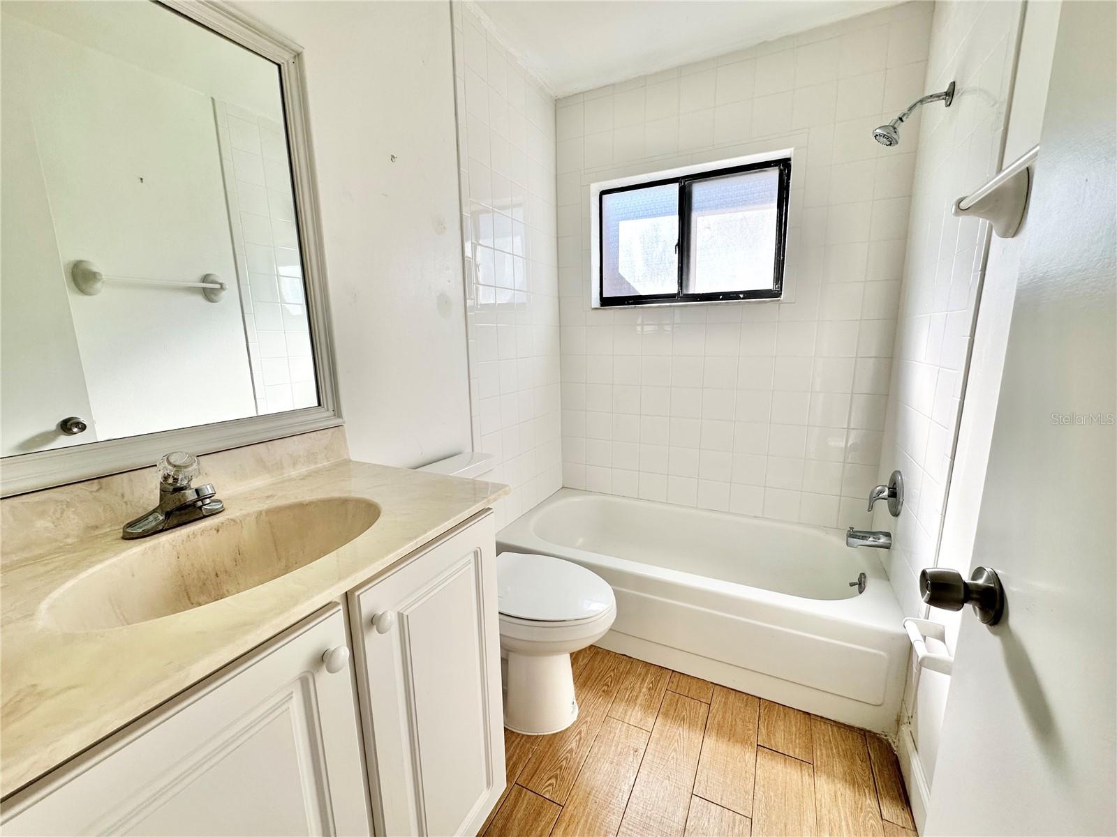 LAKE OF THE WOODS SEC 03 TWNHS - Residential