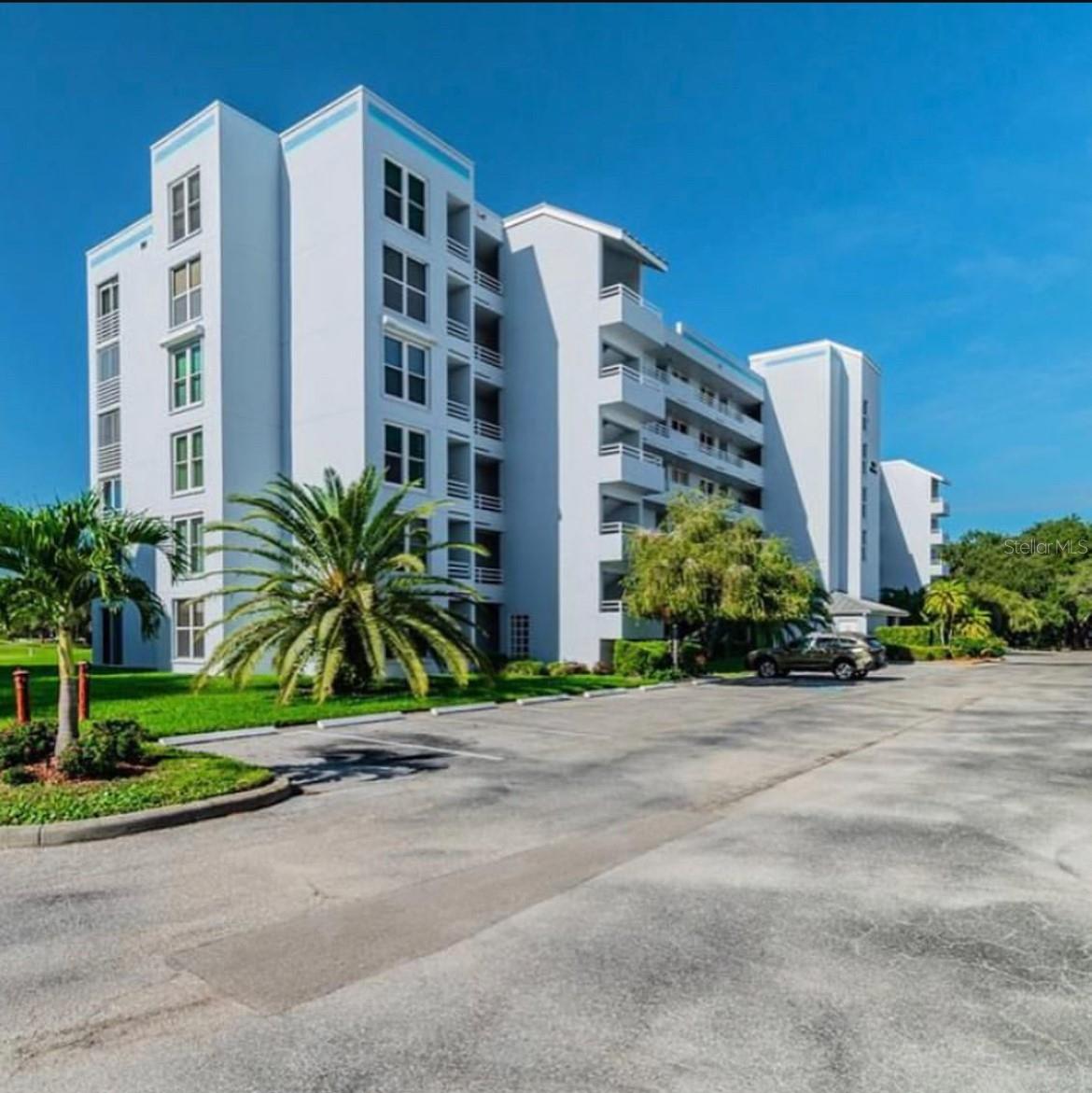 THE LINKS AT PINEBROOK - Residential Lease
