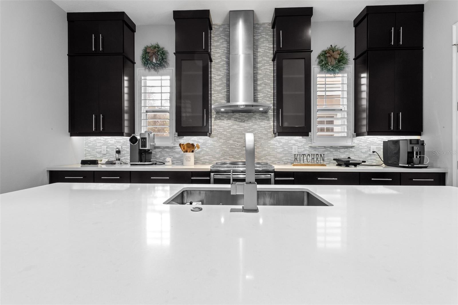 13612 LESSING AVENUE