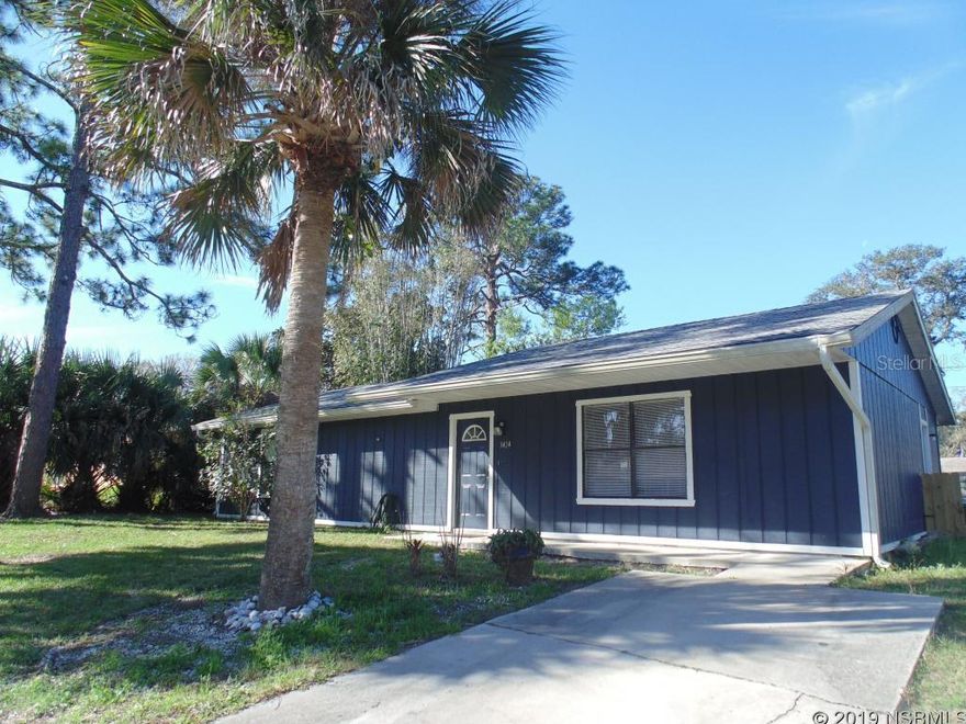 Owner relocating due to job!  Must Sell! Well planned home with open living room, dining area and inside laundry room.  Master bedroom has sliding glass doors leading to screened patio.  Master bathroom has standing shower. Large guest bedroom with plantation shutter. Enjoy large, fenced in back yard. HVAC 5/2015. ;Water: City