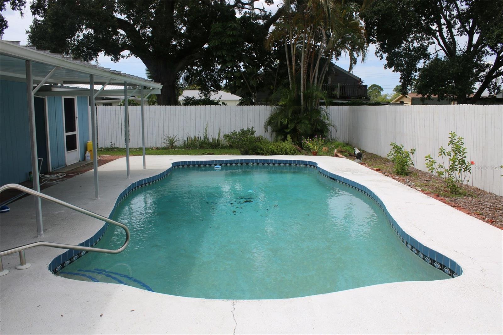 407 N POMPANO AVENUE