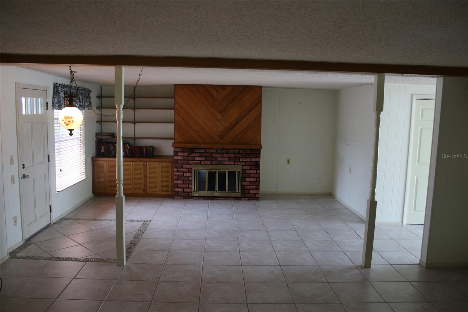 407 N POMPANO AVENUE