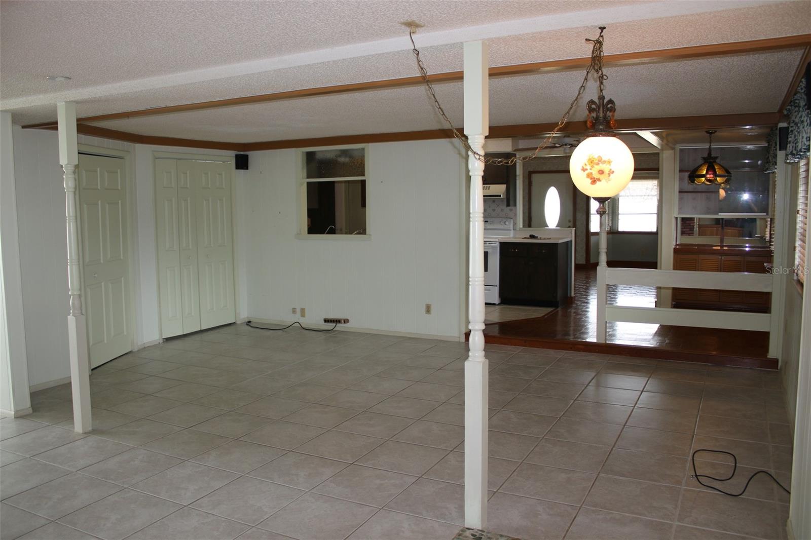 407 N POMPANO AVENUE