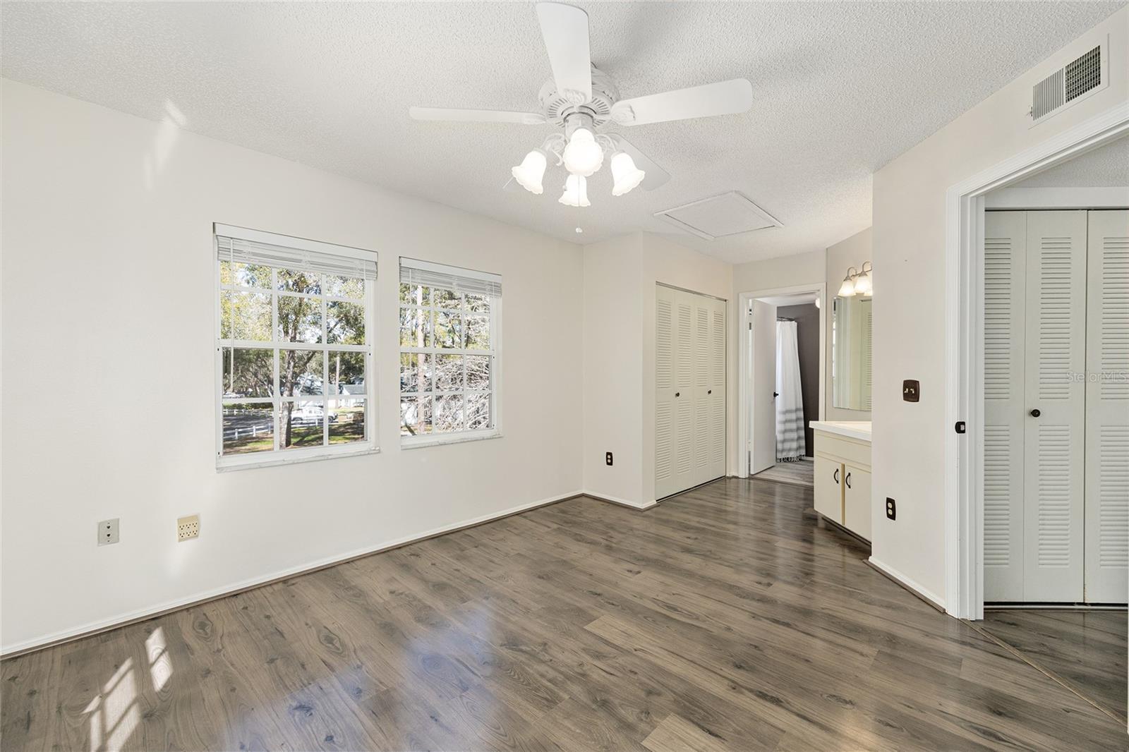 DERBY DOWNS - Residential