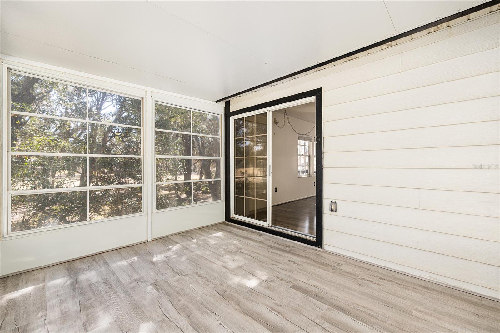 DERBY DOWNS - Residential