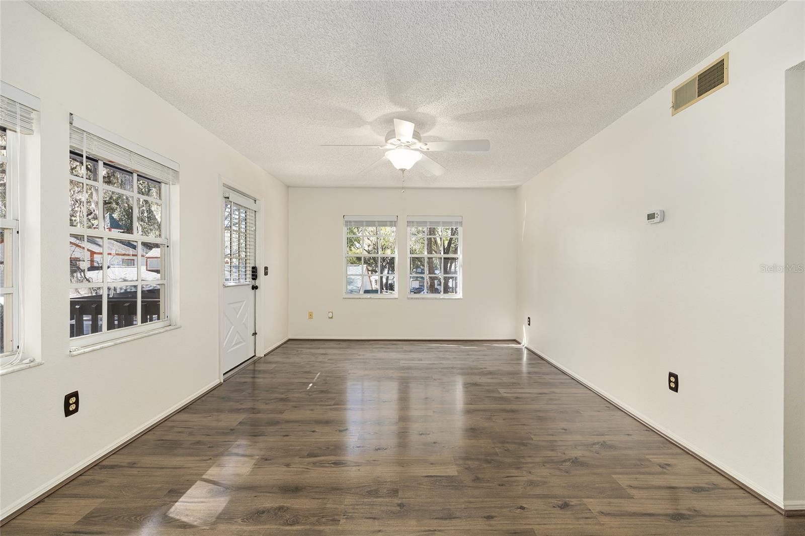 DERBY DOWNS - Residential