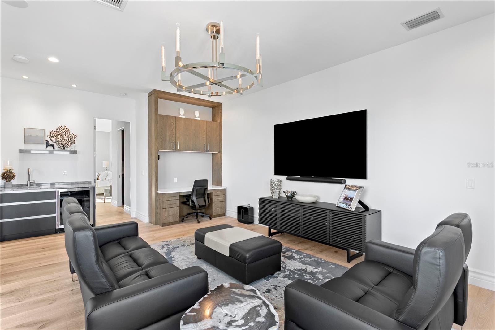 VENETIAN ISLES - Residential