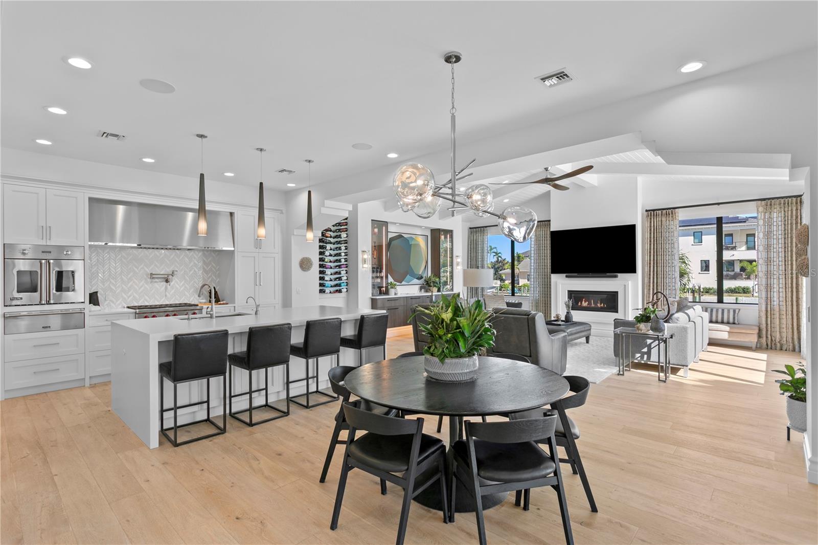 VENETIAN ISLES - Residential