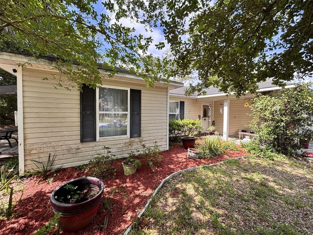Photo of 92 Wheatfield Drive, Palm Coast, FL 32164 (MLS # FC318900)