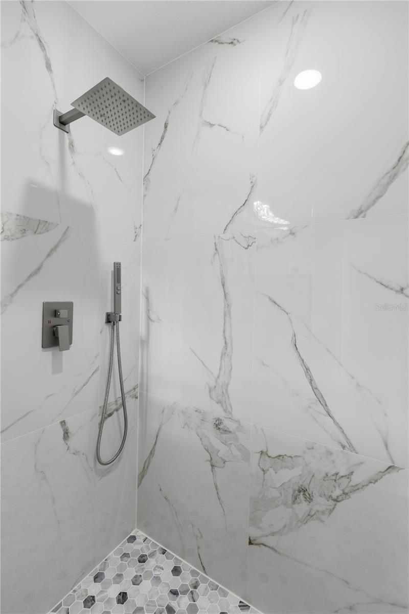 SUNNY SKIES - Residential