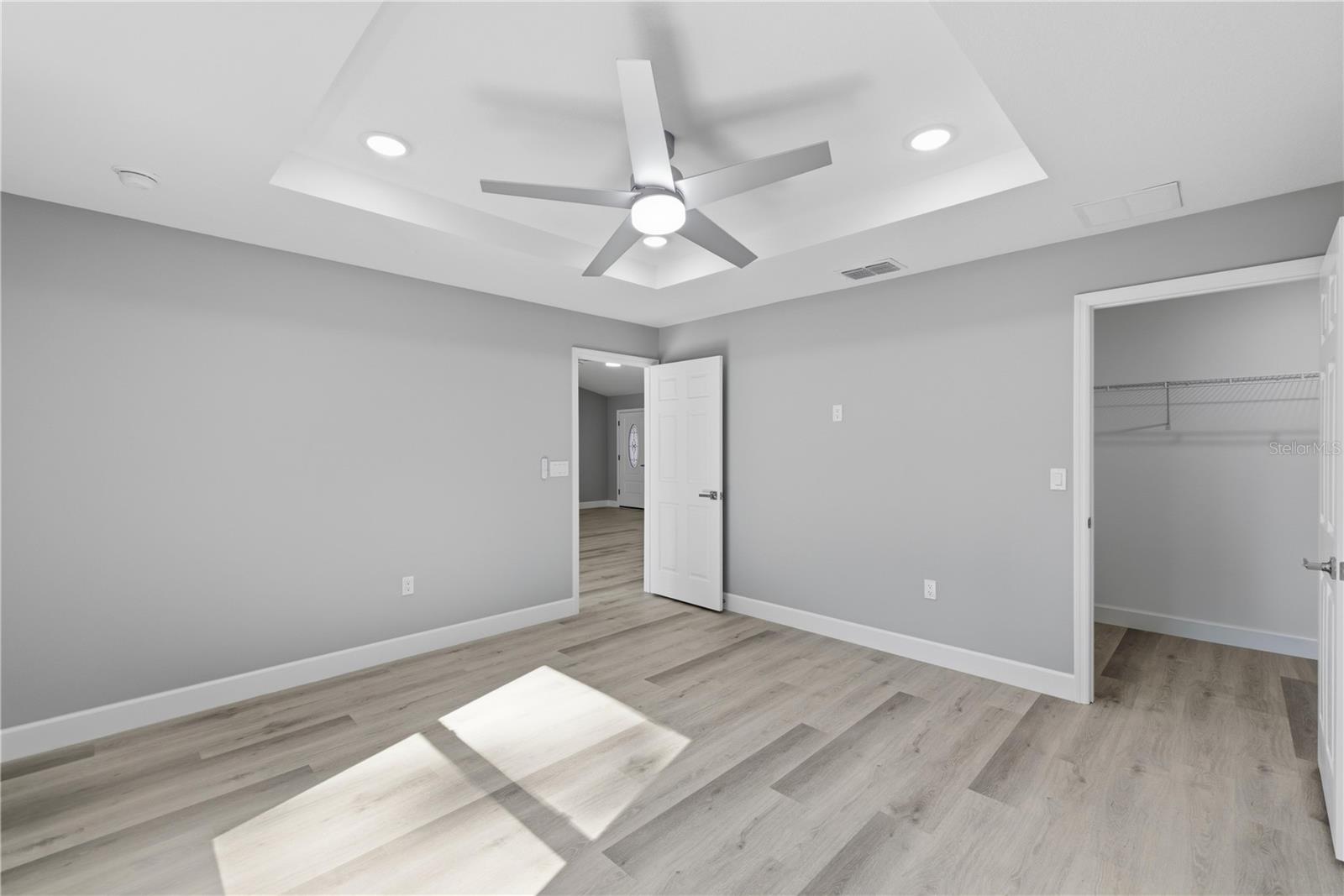 SUNNY SKIES - Residential