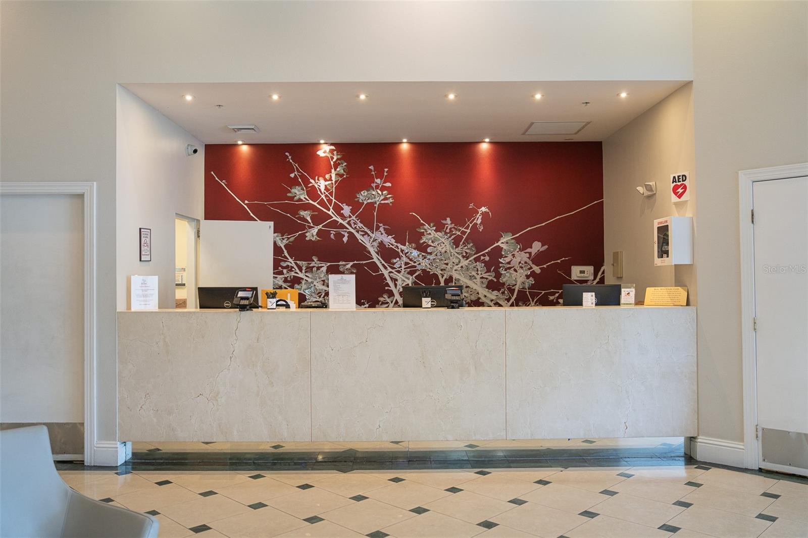 7395 UNIVERSAL BOULEVARD 701