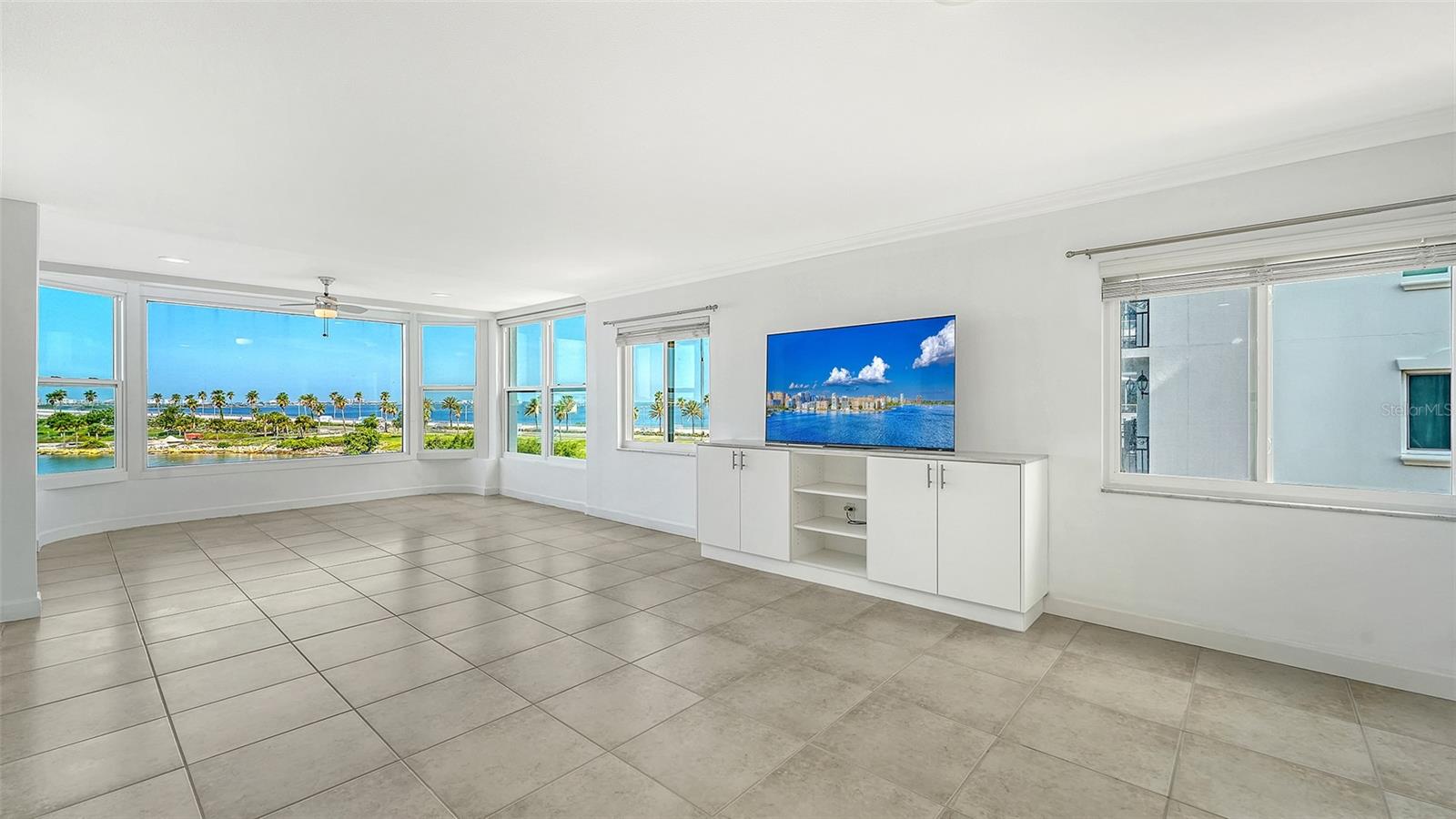 174 GOLDEN GATE POINT 43