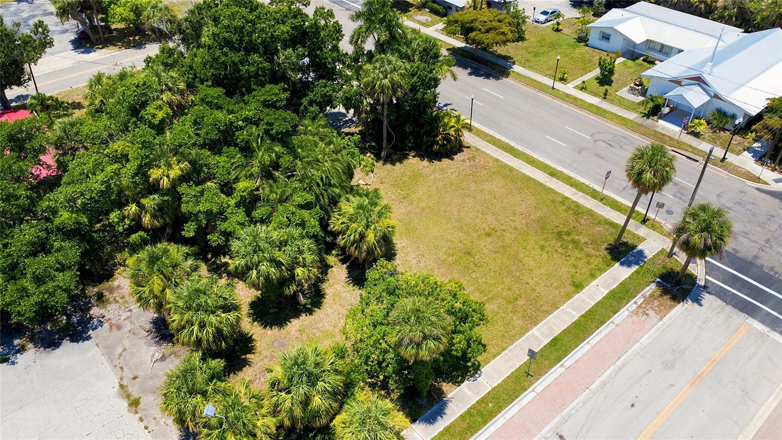 261 E OLYMPIA AVENUE - Photo 4