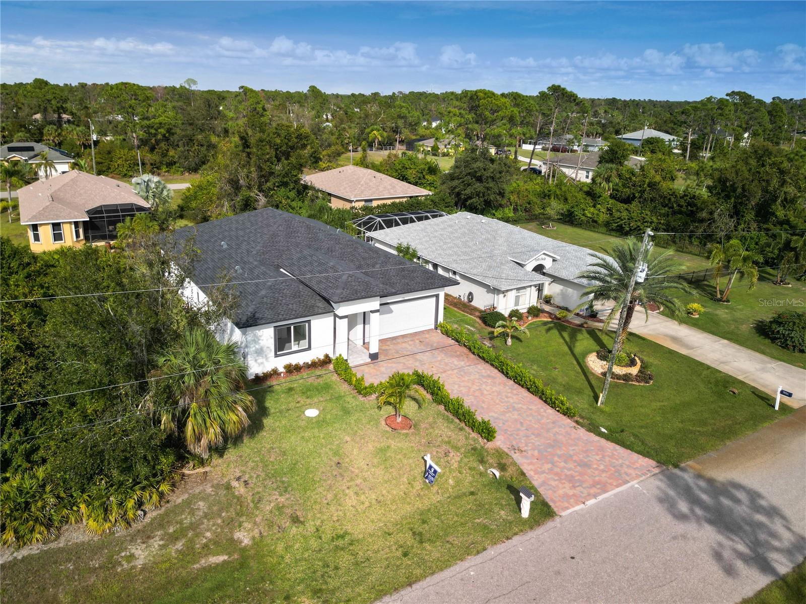 ROTONDA LAKES - Residential