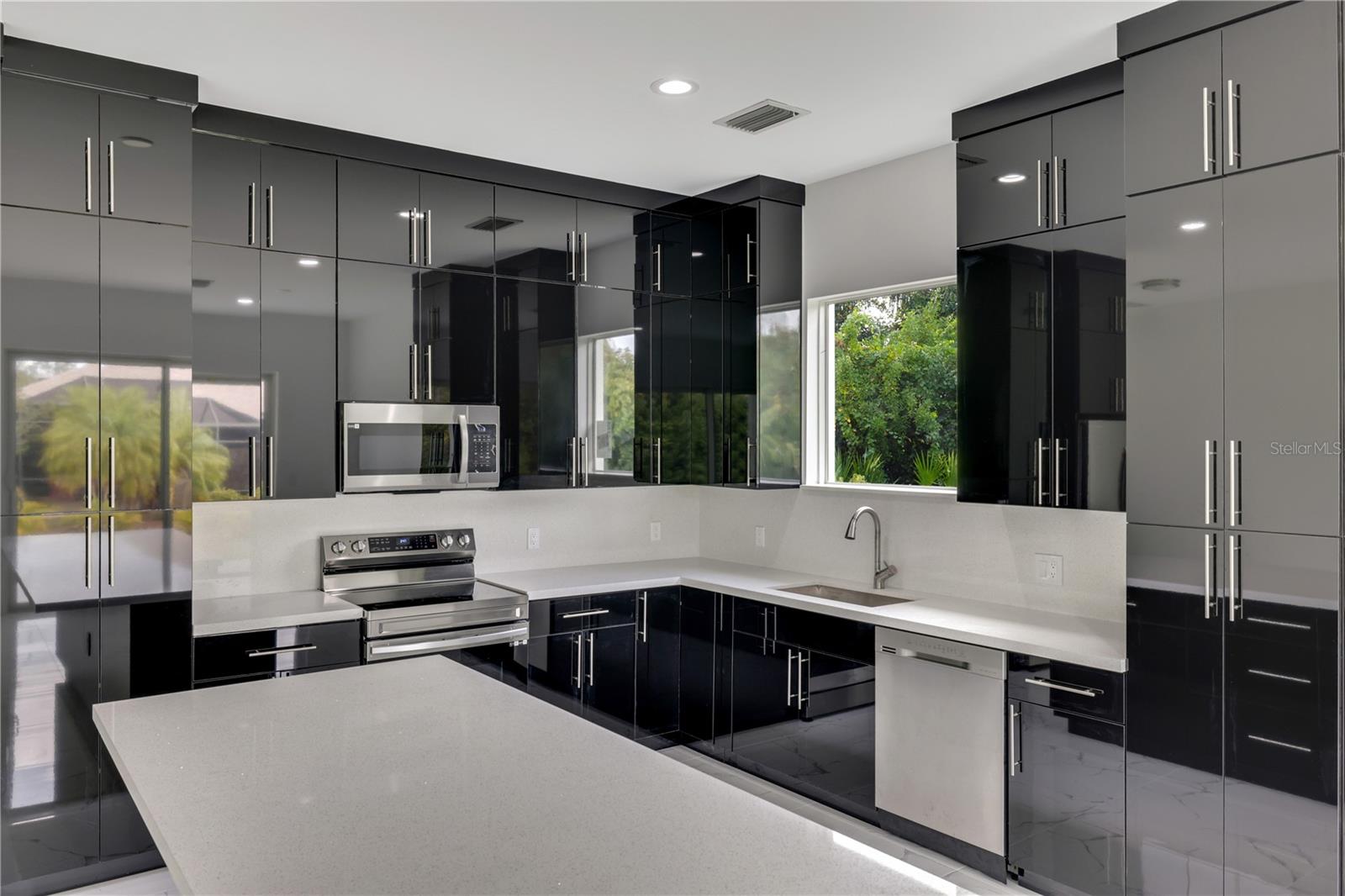ROTONDA LAKES - Residential