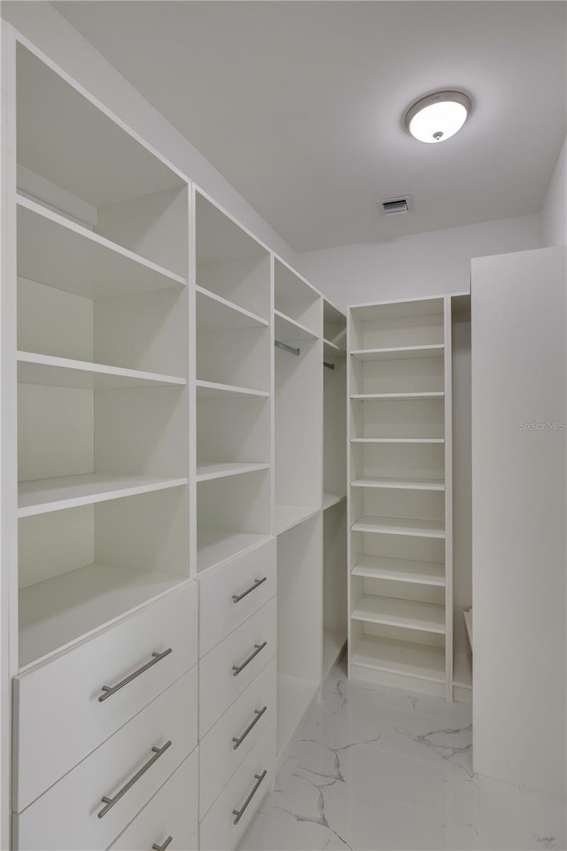 ROTONDA LAKES - Residential
