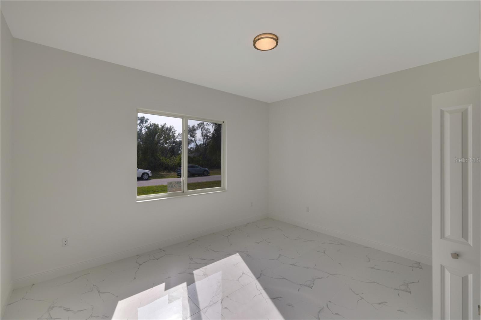 ROTONDA LAKES - Residential