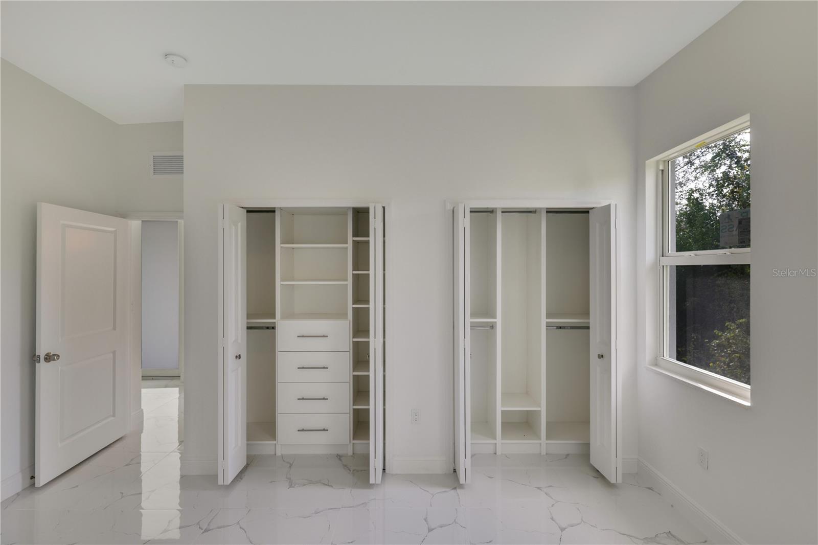 ROTONDA LAKES - Residential