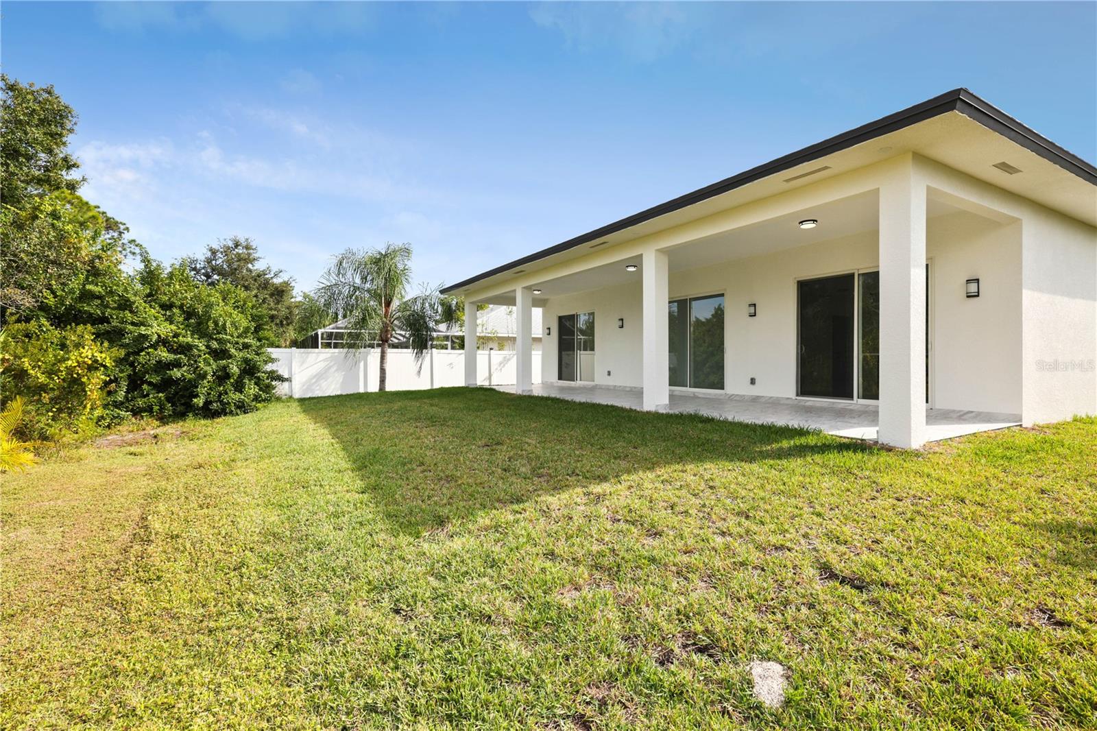 ROTONDA LAKES - Residential