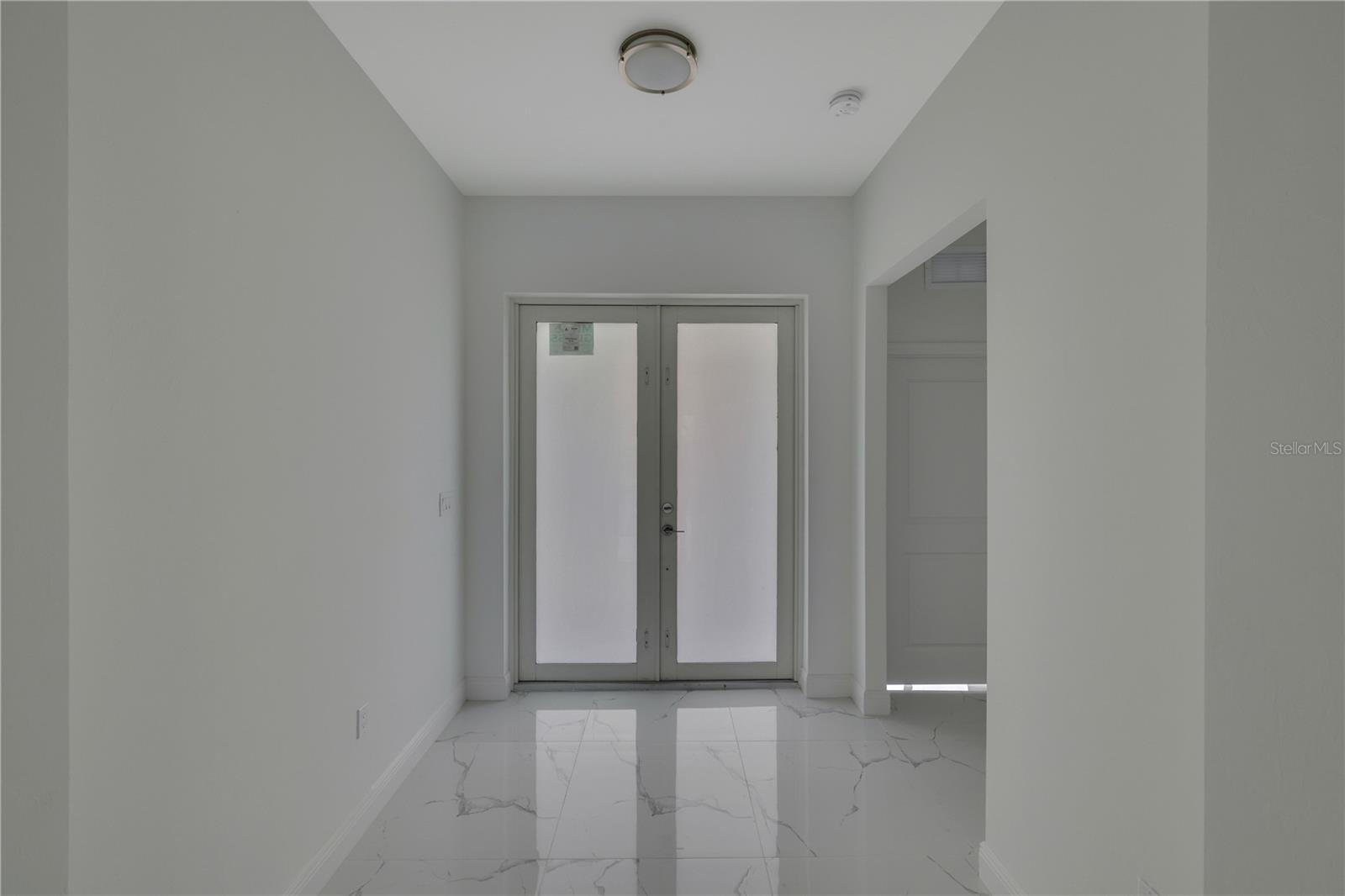 ROTONDA LAKES - Residential