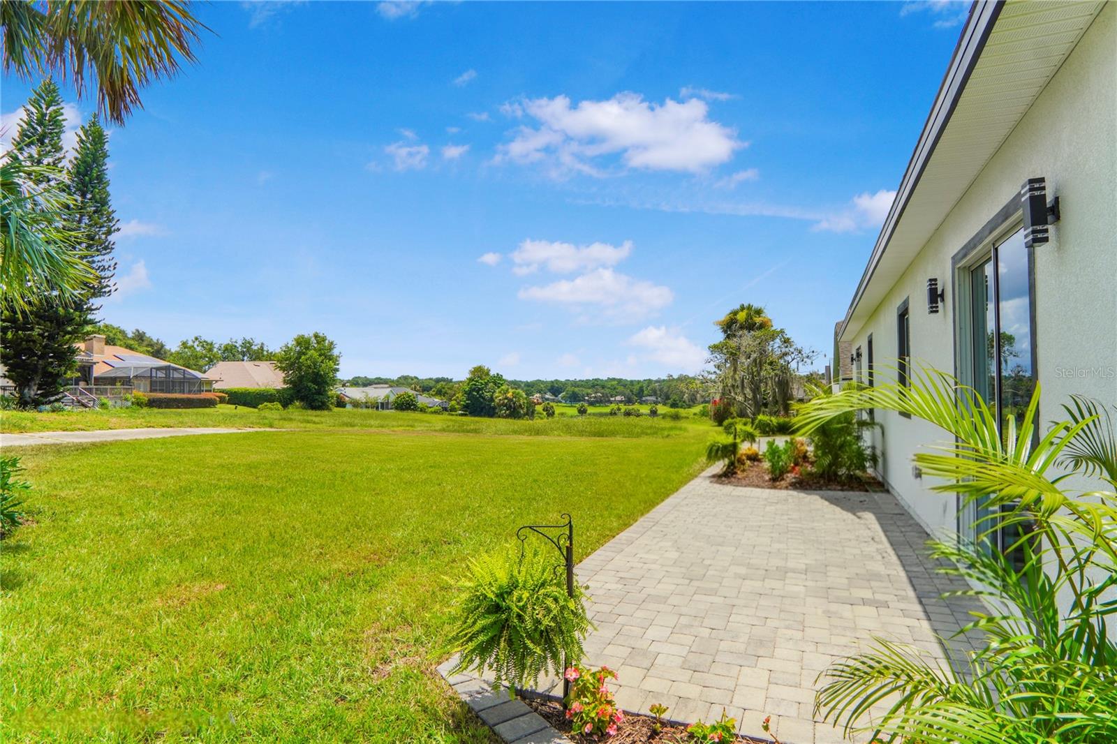 LINKSIDE VILLAGE AT ERROL ESTATES - Residential