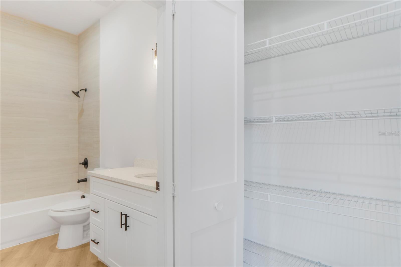 LINKSIDE VILLAGE AT ERROL ESTATES - Residential