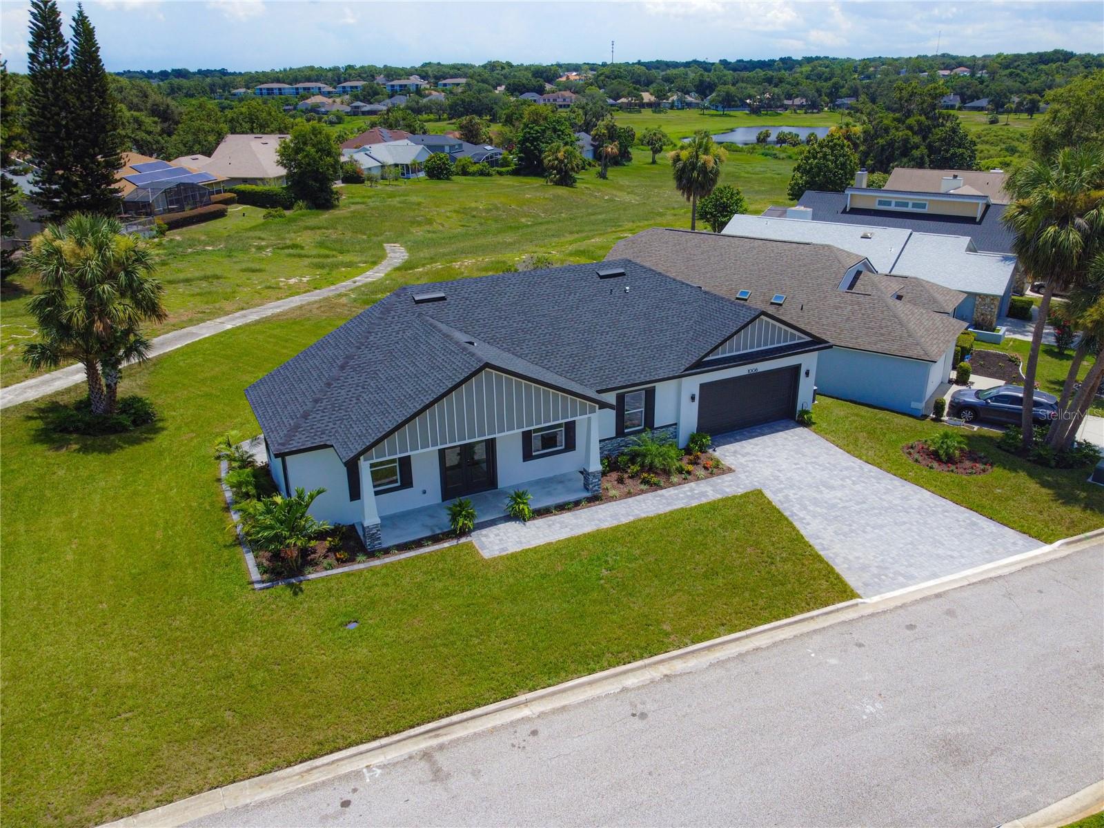 LINKSIDE VILLAGE AT ERROL ESTATES - Residential