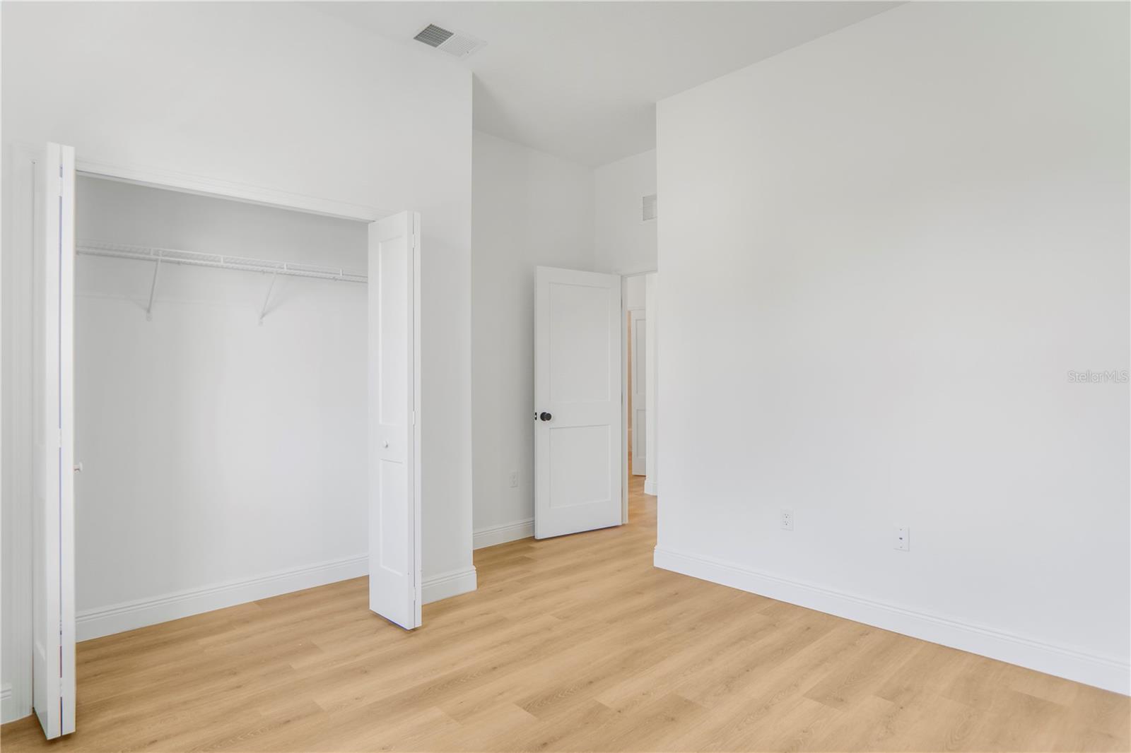 LINKSIDE VILLAGE AT ERROL ESTATES - Residential